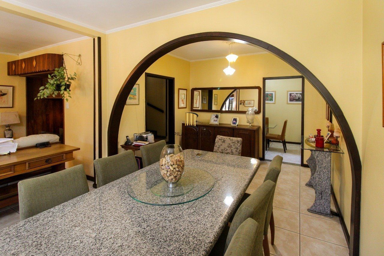 Casa com 6 dormitórios à Venda no Bairro Jardim Carvalho, Porto Alegre