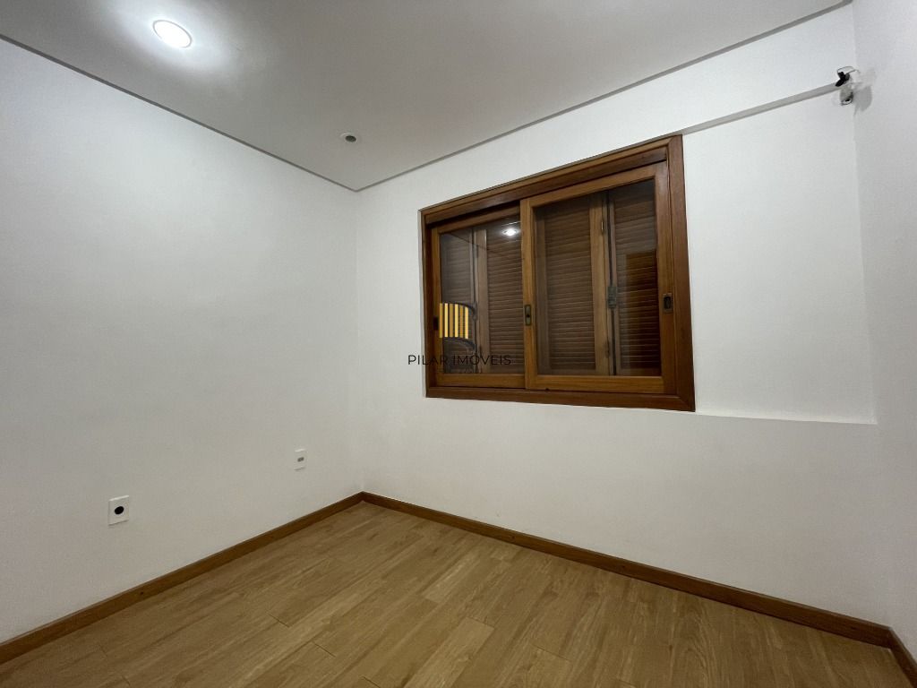 Casa 6 dormitórios no bairro Partenon