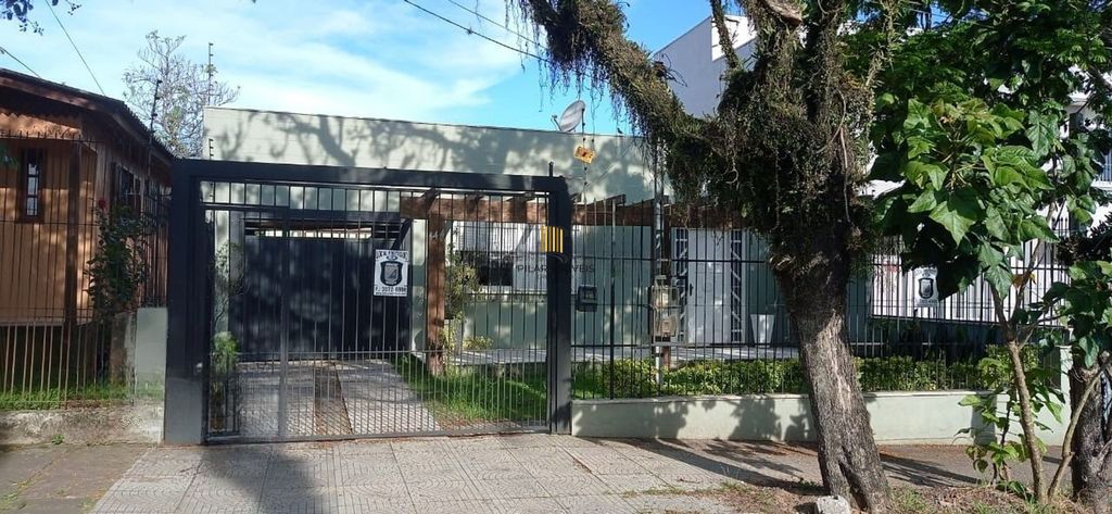 Casa 3 dormitórios à venda no Bairro Passo das Pedras