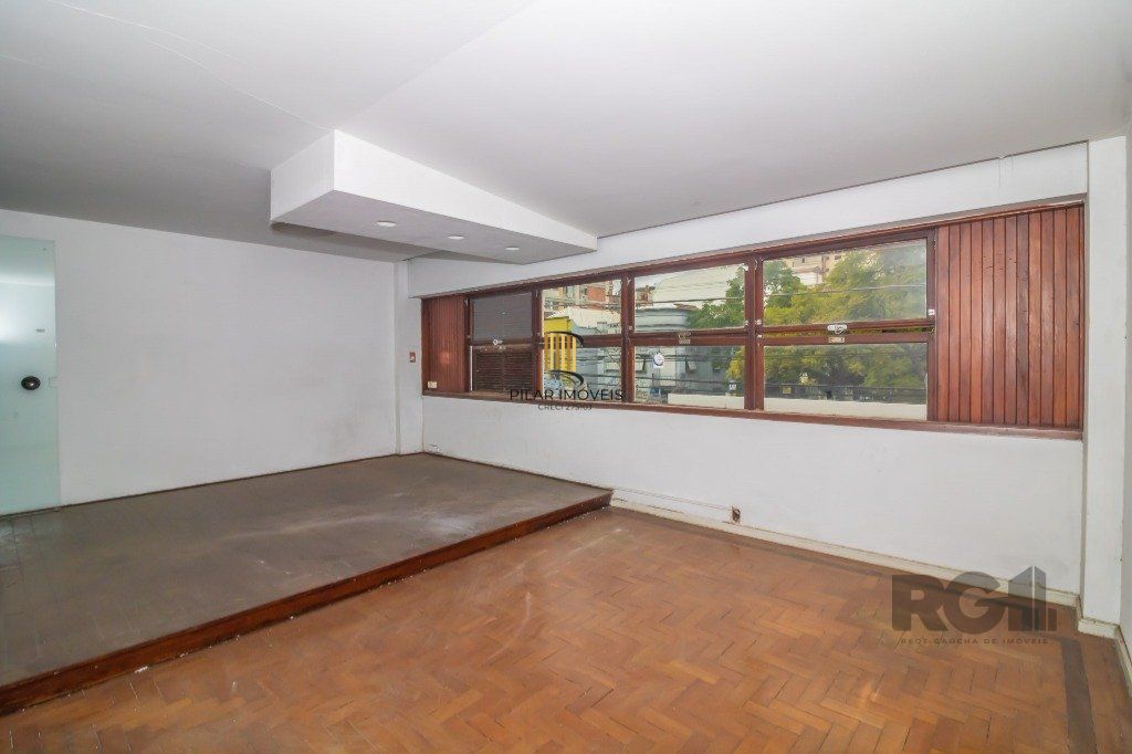 Casa 5 dormitórios no bairro Farroupilha