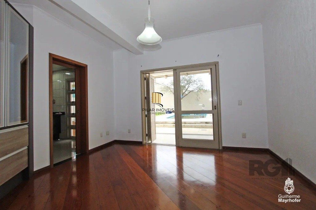 Casa com 4 quartos e 412m² à venda em Jardim do Lago, Canoas.