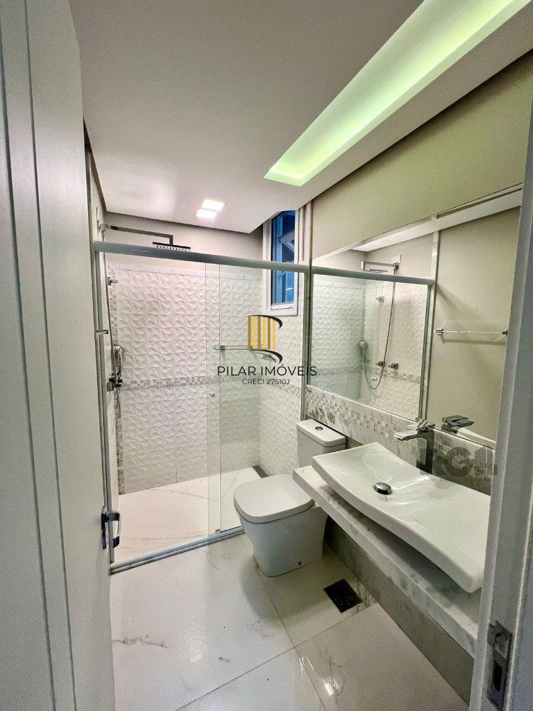 Casa 2 dormitórios no bairro Hípica