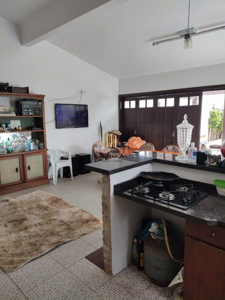 Casa para Venda - 160.78m², 4 dormitórios, sendo 2 suites, 5 vagas - Centro