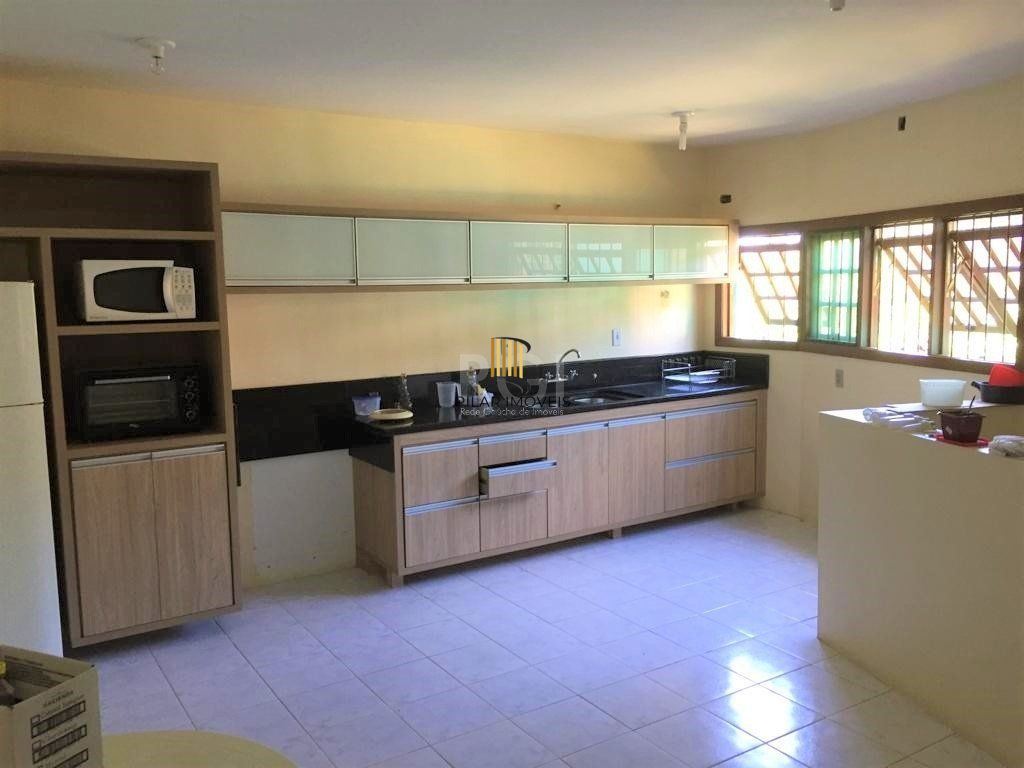 Casa para Venda - 200m², 3 dormitórios, sendo 1 suites, 2 vagas - Hípica