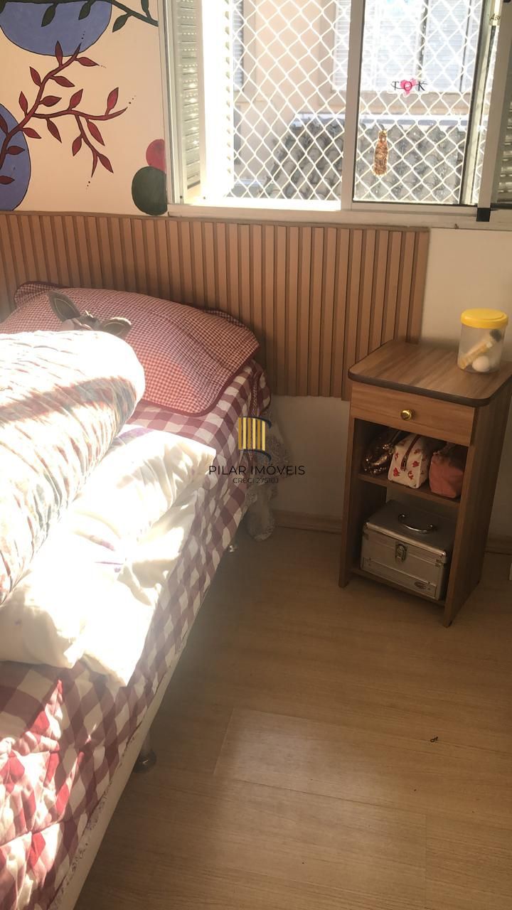 Casa Condominio em Porto Alegre, no bairro Humaitá, com 2 dormitório(s), e 2 banheiros, à venda.