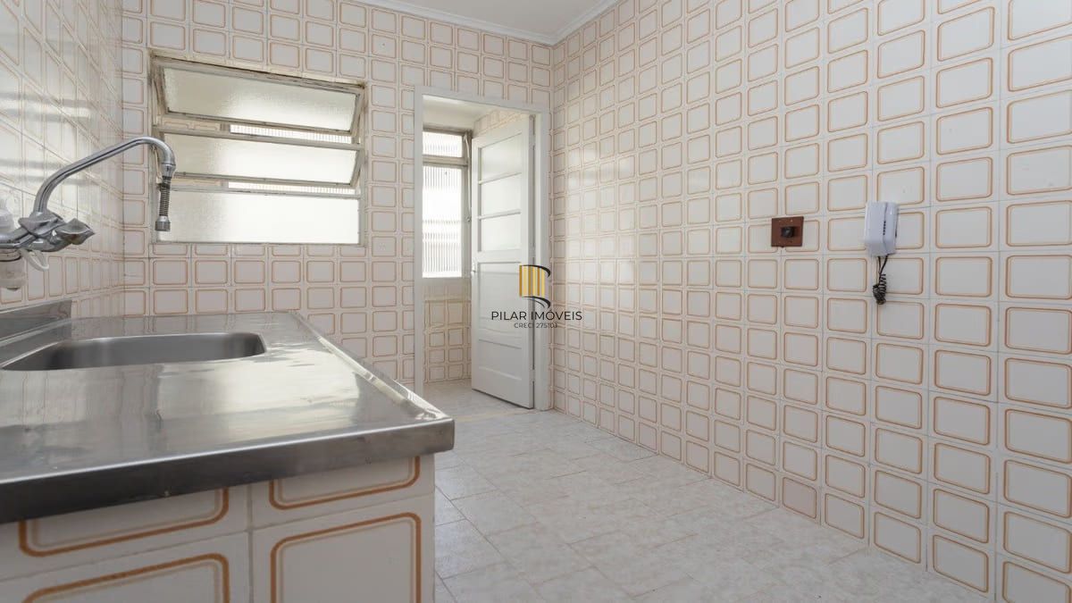 Apartamento de 2 dormitórios à venda em Petrópolis, Porto Alegre.