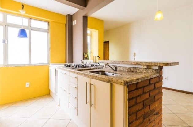 Apartamento com 3 quartos e 88m² à venda em Centro Histórico, Porto Alegre.