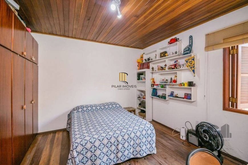 Casa 279m² - 4 dormitórios, 3 vagas no bairro Santa Tereza