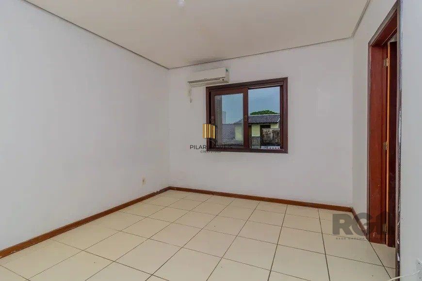 Casa 110m² - 3 dormitórios, 1 vaga no bairro Aberta dos Morros