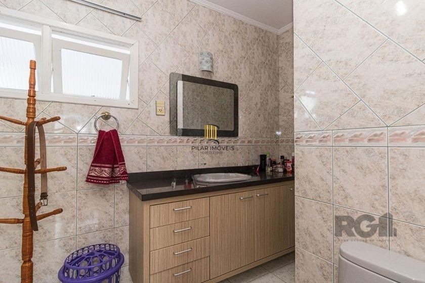 Casa Mista 266m² - 4 dormitórios, 1 suíte, 3 vagas no bairro Parque Santa Fé