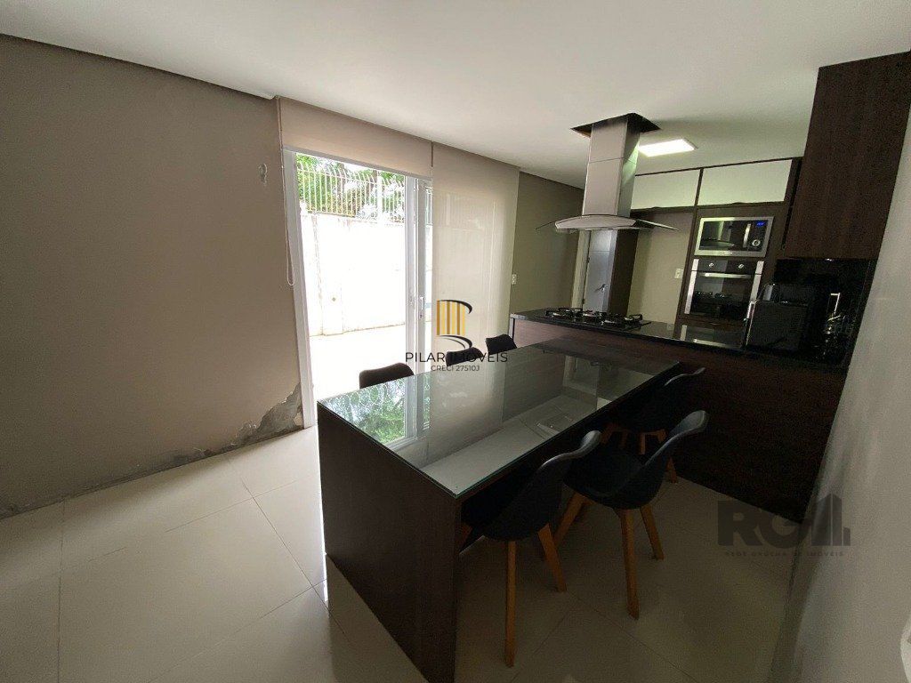 Casa 189m² - 3 suítes, piscina, 5 vagas no bairro Teresópolis