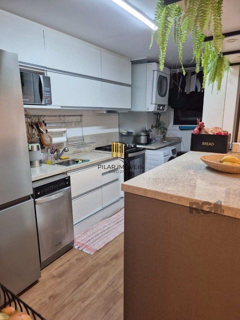 Apartamento 03 dormitorios com suite em Porto Alegre=RS