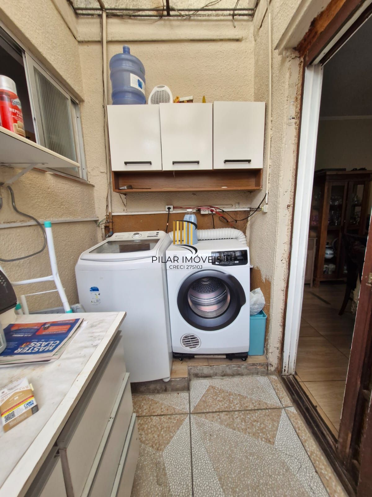 Casa com 3 dormitórios e edícula nos fundos no bairro Nonoai.