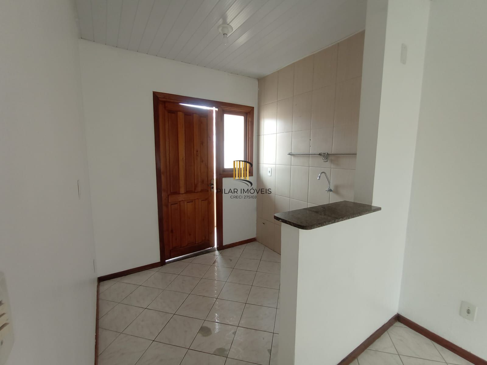 Casa 2 dormitórios no bairro Hípica