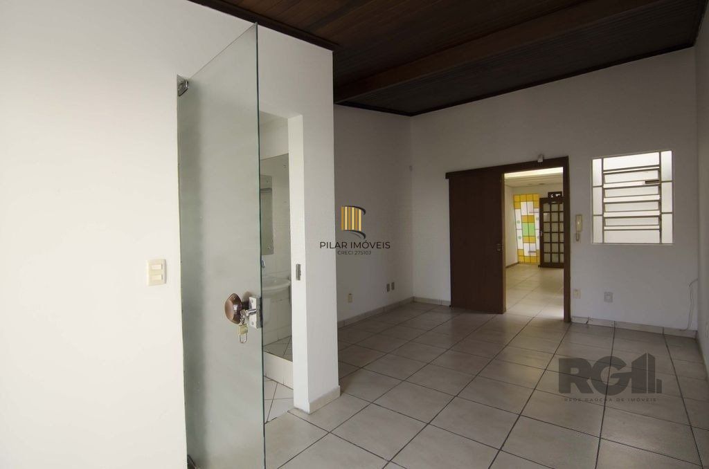 Excelente casa de 116m² com  2 dormitórios no bairro Cidade Baixa.