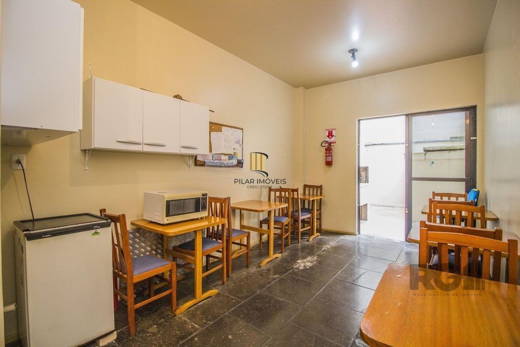 Sala comercial de 44,10m², semi mobiliada, no bairro Independência 