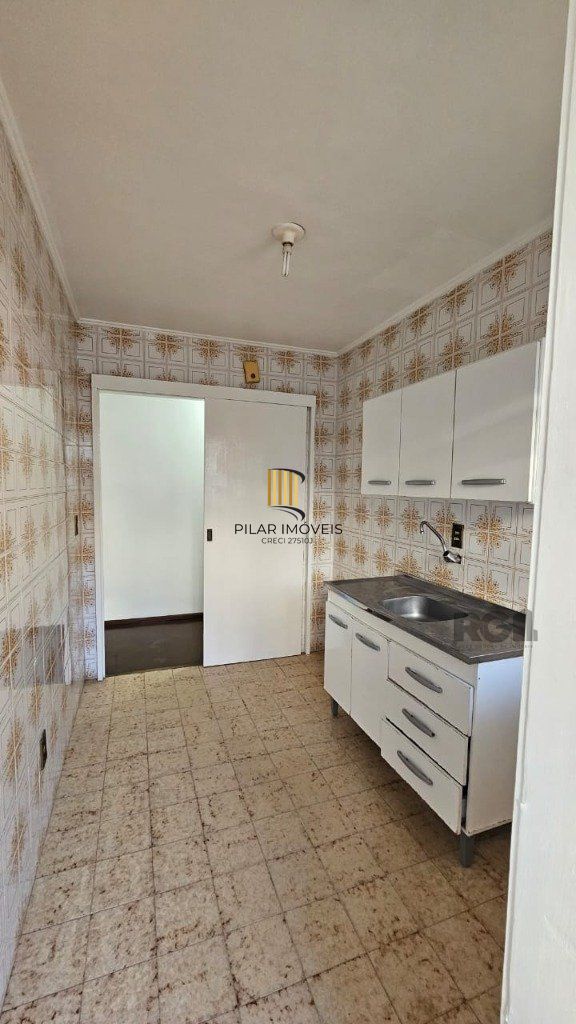 Apartamento 1 dormitório com ótima orientação solar no Bairro Nonoai.