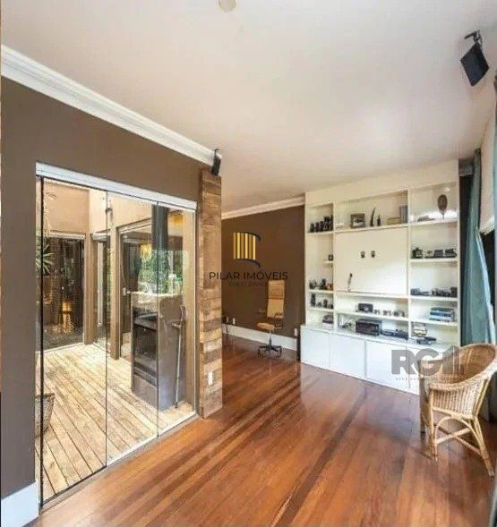Excelente casa de 220m² com 3 dormitórios no bairro Tristeza.