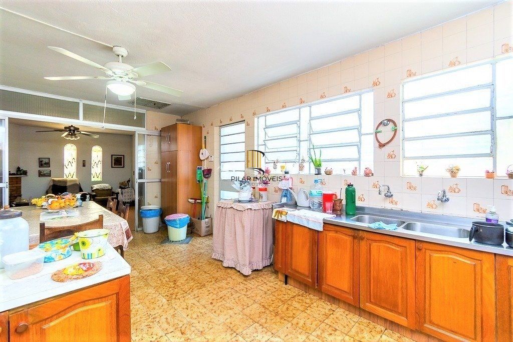 Casa de 424m² no Bairro Chácara Das Pedras