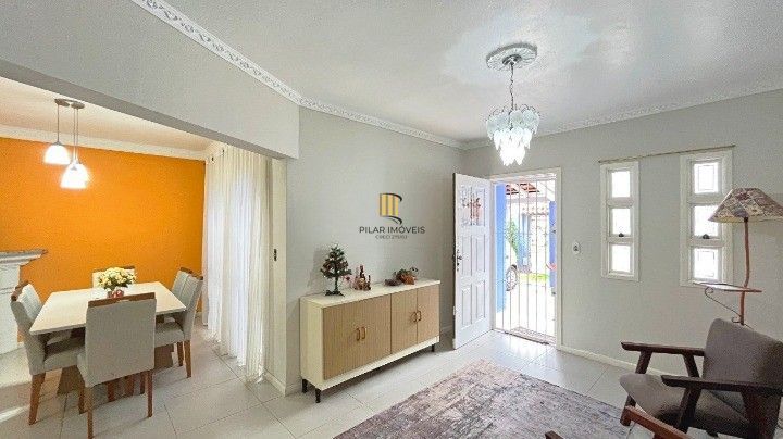 Casa com 4 Quartos e 3 banheiros de 223 m², perto da PUC à venda por R$ 697.000