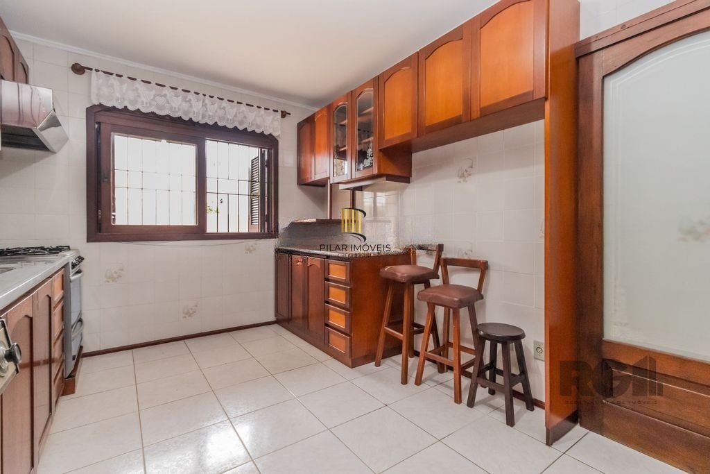 Casa com 287m², 5 dormitórios, piscina, 4 vagas no bairro Jardim Itu