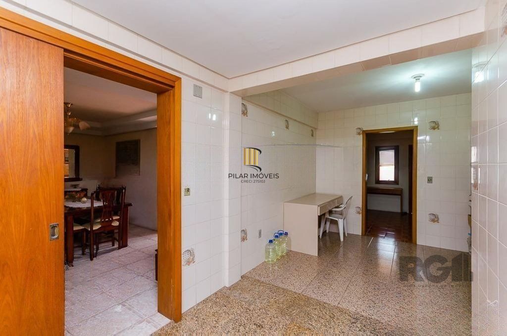 Casa de 3 dormitórios no bairro Vila Jardim