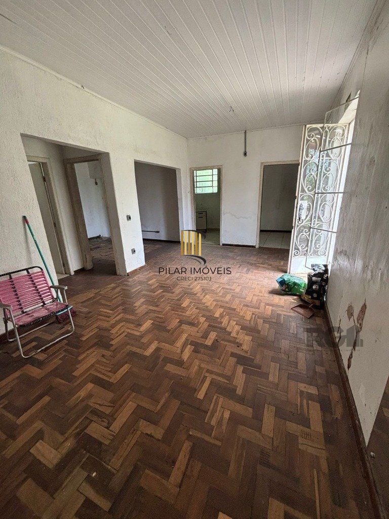 Casa com 3 quartos, 4 vagas e 120m² no bairro Vila Assução