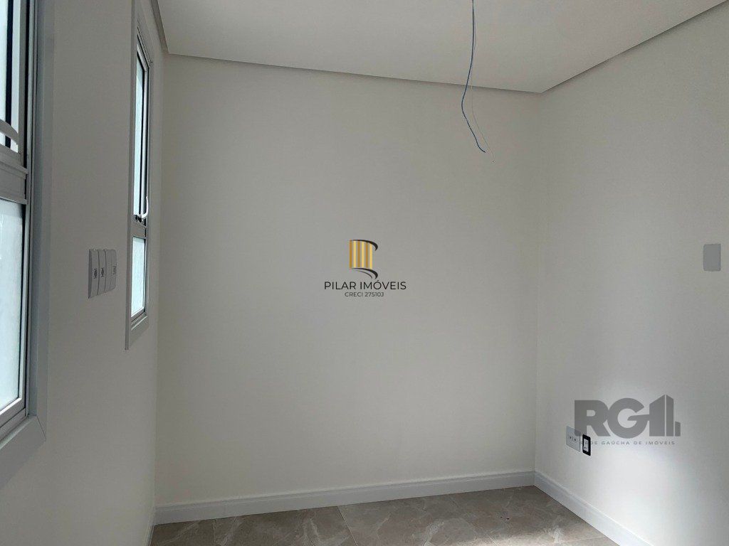 Excelente sobrado de 150m² com 4 dormitórios e 2 vagas.