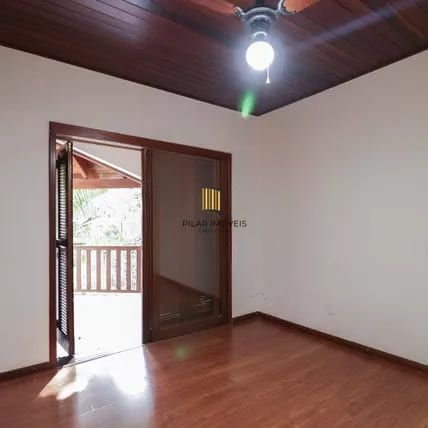 Casa à venda com 4 dormitorios no Bairro Nonoai - Porto Alegre