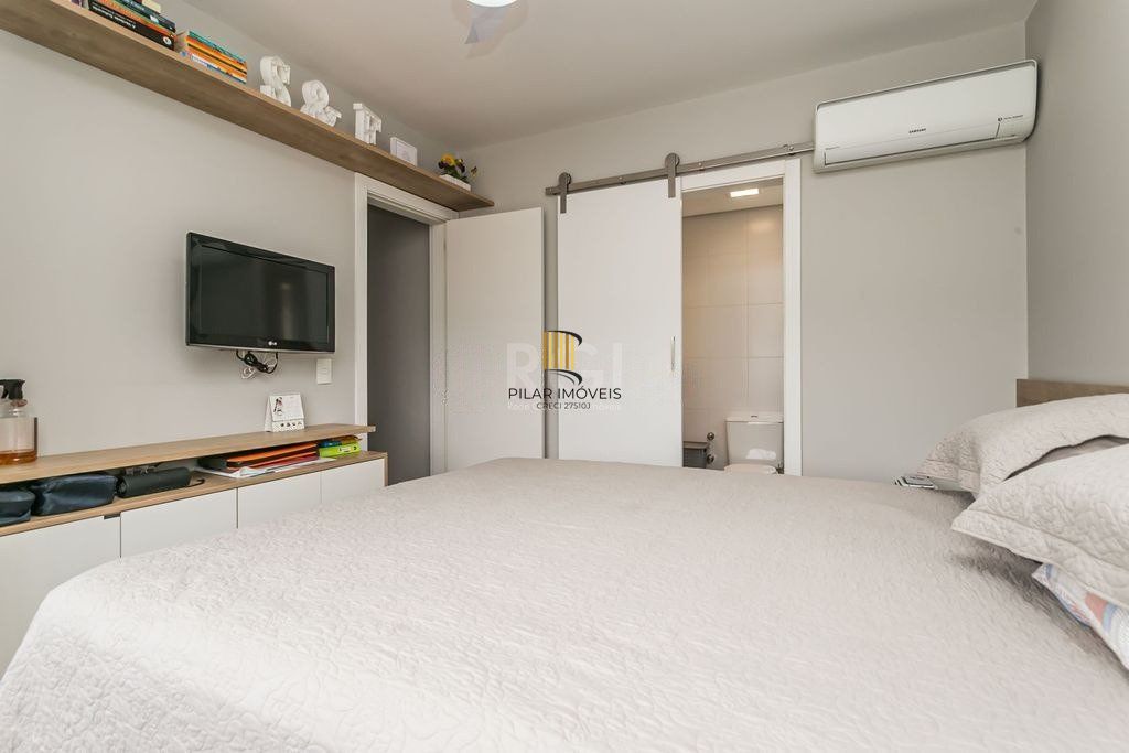 Apartamento de 2 dormitórios, 1 suíte e 1 vaga de garagem no bairro Medianeira