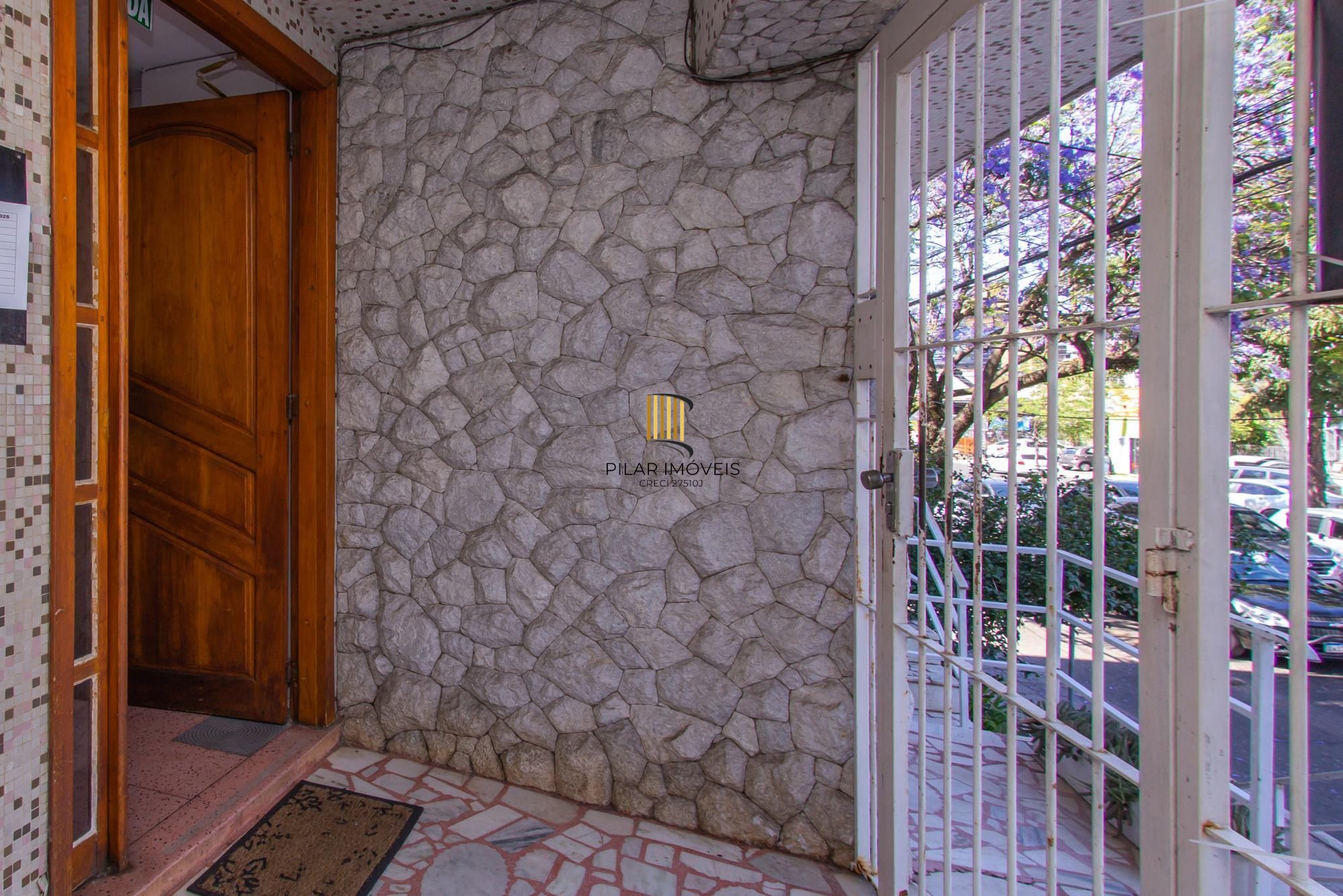 Apartamento Garden com 2 quartos e 94m² à venda em Rio Branco, Porto Alegre.