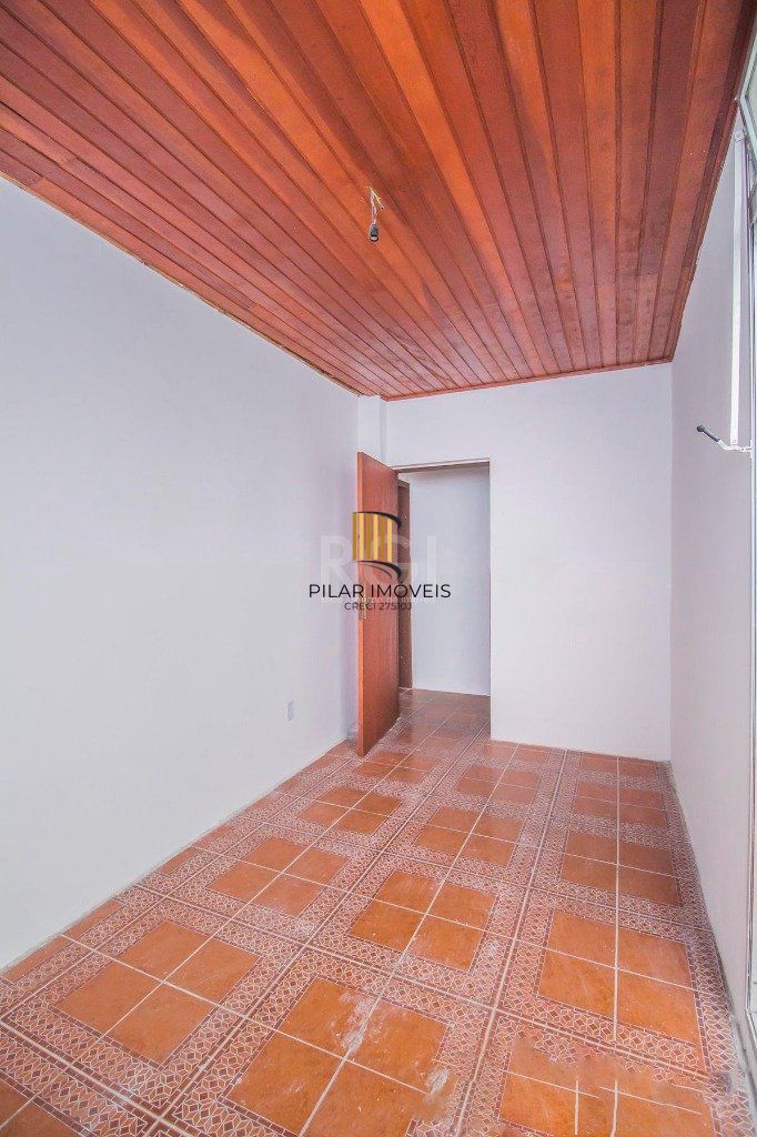 Casa para Venda - 440m², 3 dormitórios, sendo 2 suites, 2 vagas - Cidade Baixa