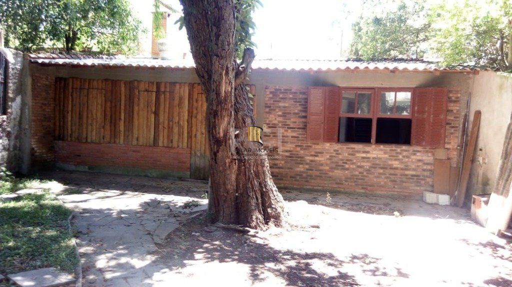 Casa para Venda - 244m², 2 dormitórios, 4 vagas - Teresópolis