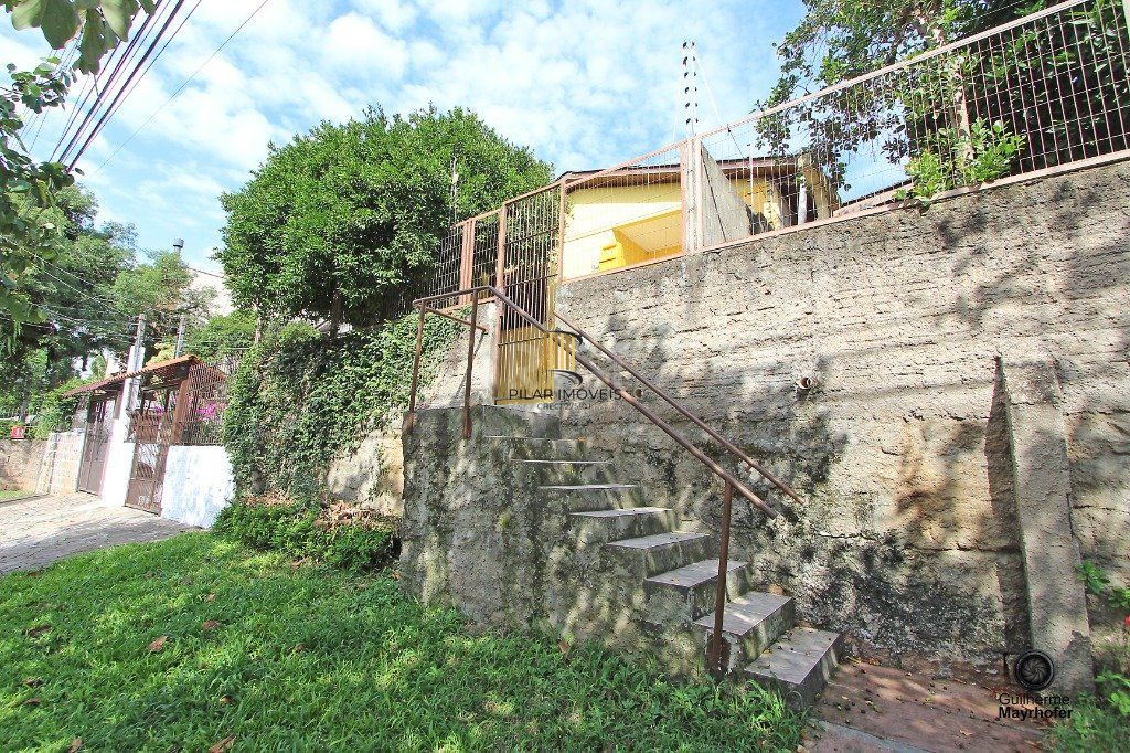 Casa para Venda - 150m², 2 dormitórios, 2 vagas - Nonoai