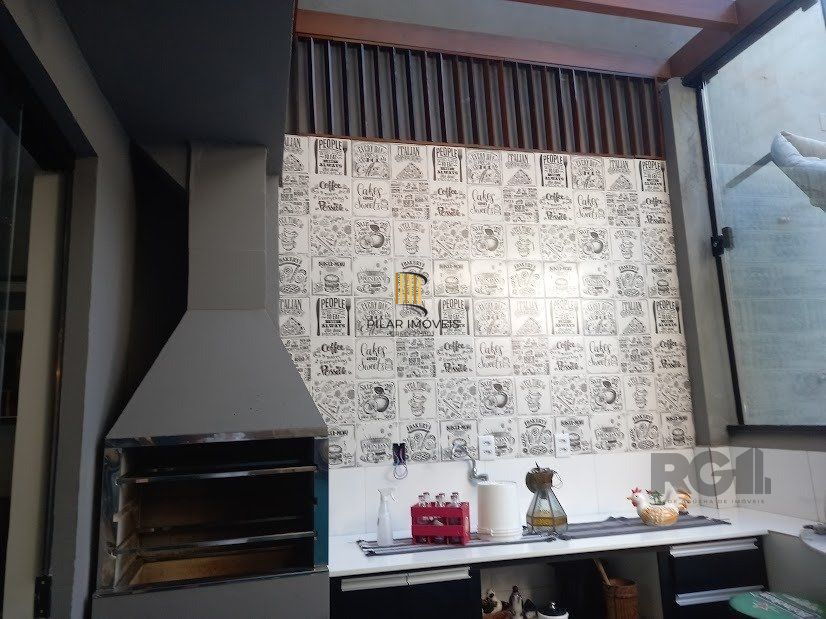 Casa 3 dormitórios no bairro Teresópolis