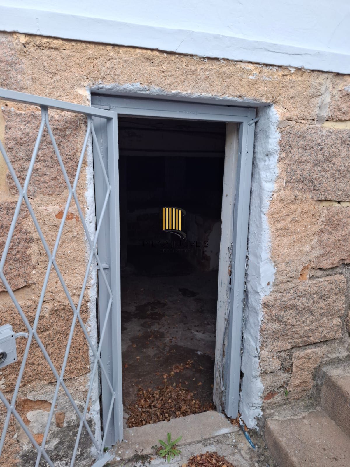 Casa 2 dormitórios no bairro Glória