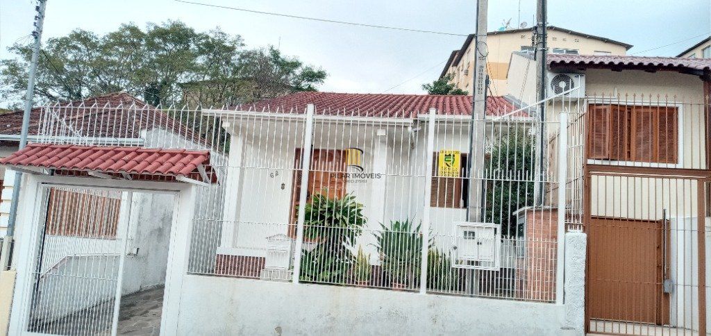 Casa para Venda - 95m², 2 dormitórios, 3 vagas - Teresópolis