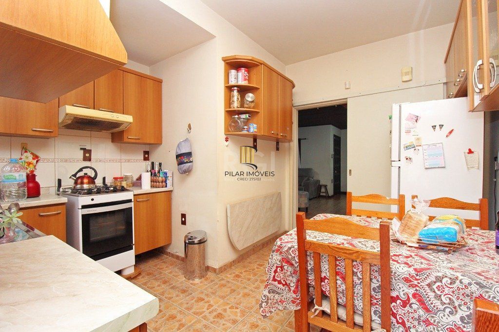 Casa para Venda - 150m², 4 dormitórios, sendo 1 suites, 3 vagas - Nonoai