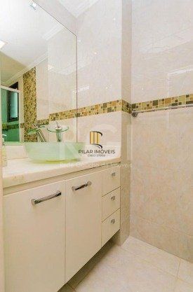 Excelente apartamento de 03 dormitórios com 4 vagas de garagem.