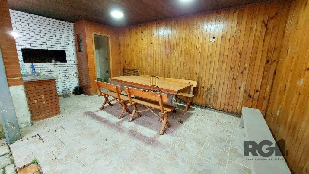 Casa 3 dormitórios no bairro Azenha