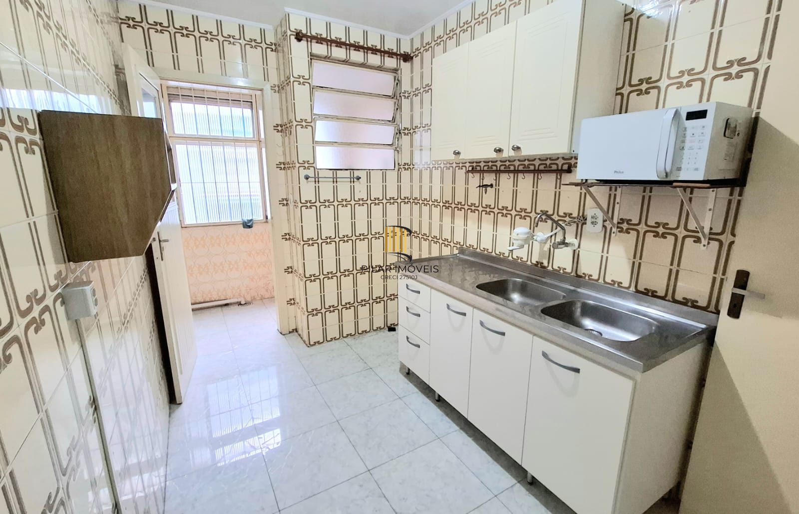 APTO 3 DORM COM DEPENDENCIA EMPREGADA