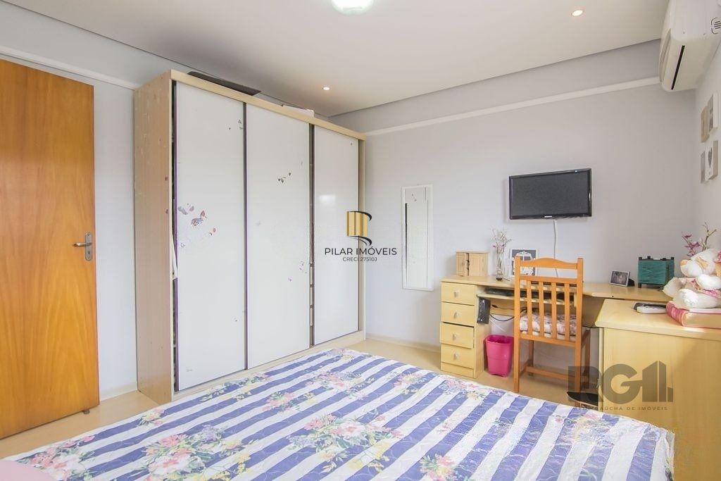 Casa 115m² - 3 dormitórios, 3 vagas no bairro Jardim Leopoldina