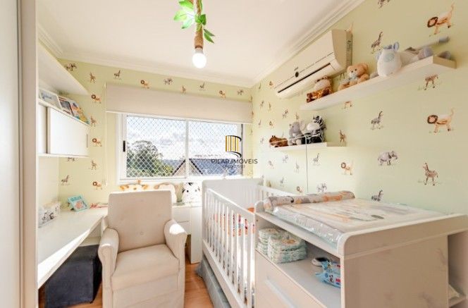 Casa em Condomínio à venda com 4 dormitórios, 248m² e 4 vagas no bairro Teresópolis, em Porto Alegre .
