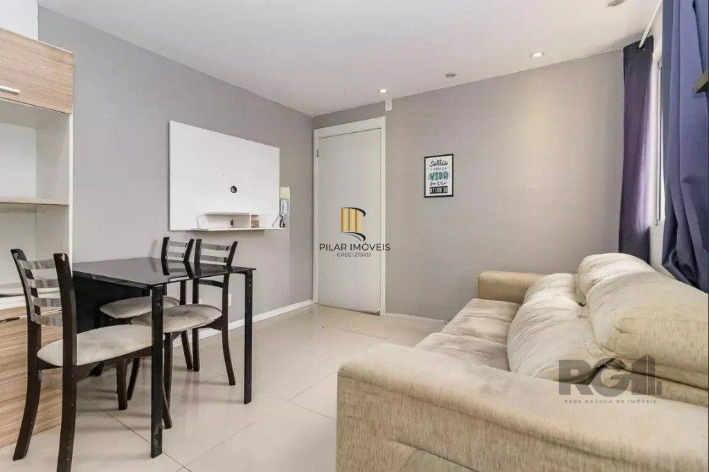 Apartamento de 2 dormitórios de 42m², no bairro Glória