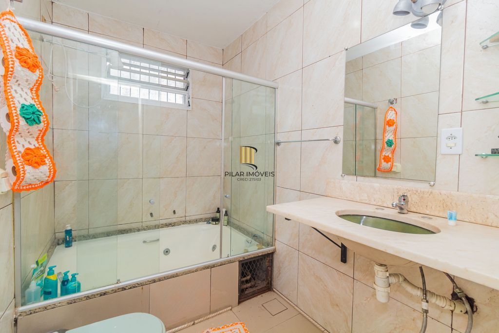 Casa de 3 dormitórios à venda no Bairro Parque Santa Fé - Porto Alegre