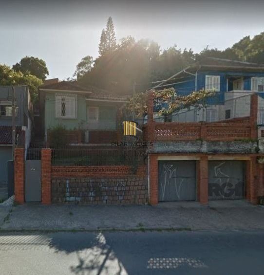 Casa de 3 dormitórios 180m², no bairro gloria  