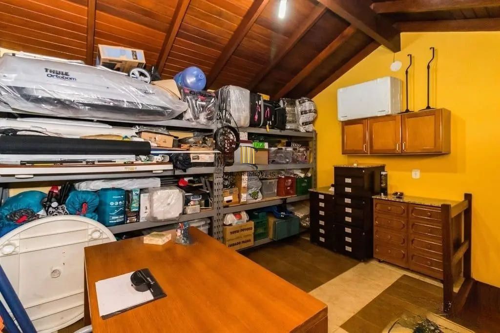 Casa com 3 dormitórios  de 278m² à venda no Bairro Jardim Itú Sabará