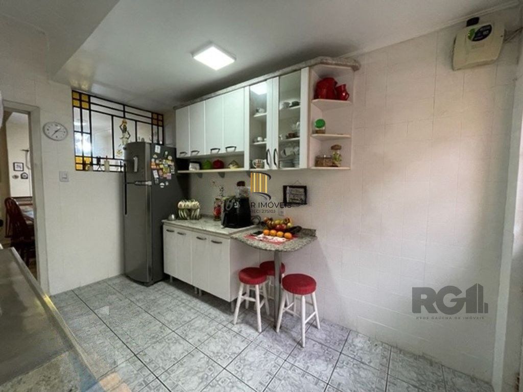 Casa 4 dormitórios no bairro Santa Tereza