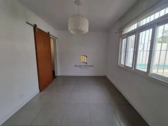Casa 3 Dormitórios com Piscina à Venda no Guarujá – Zona Sul de Porto Alegre
