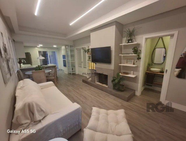 Casa reformada com 3 dormitórios, 5 vagas no bairro São João